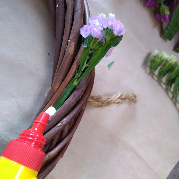 簡単 スターチスのドライフラワーリースの作り方 資材は100円ショップです 花かんざしflowershop